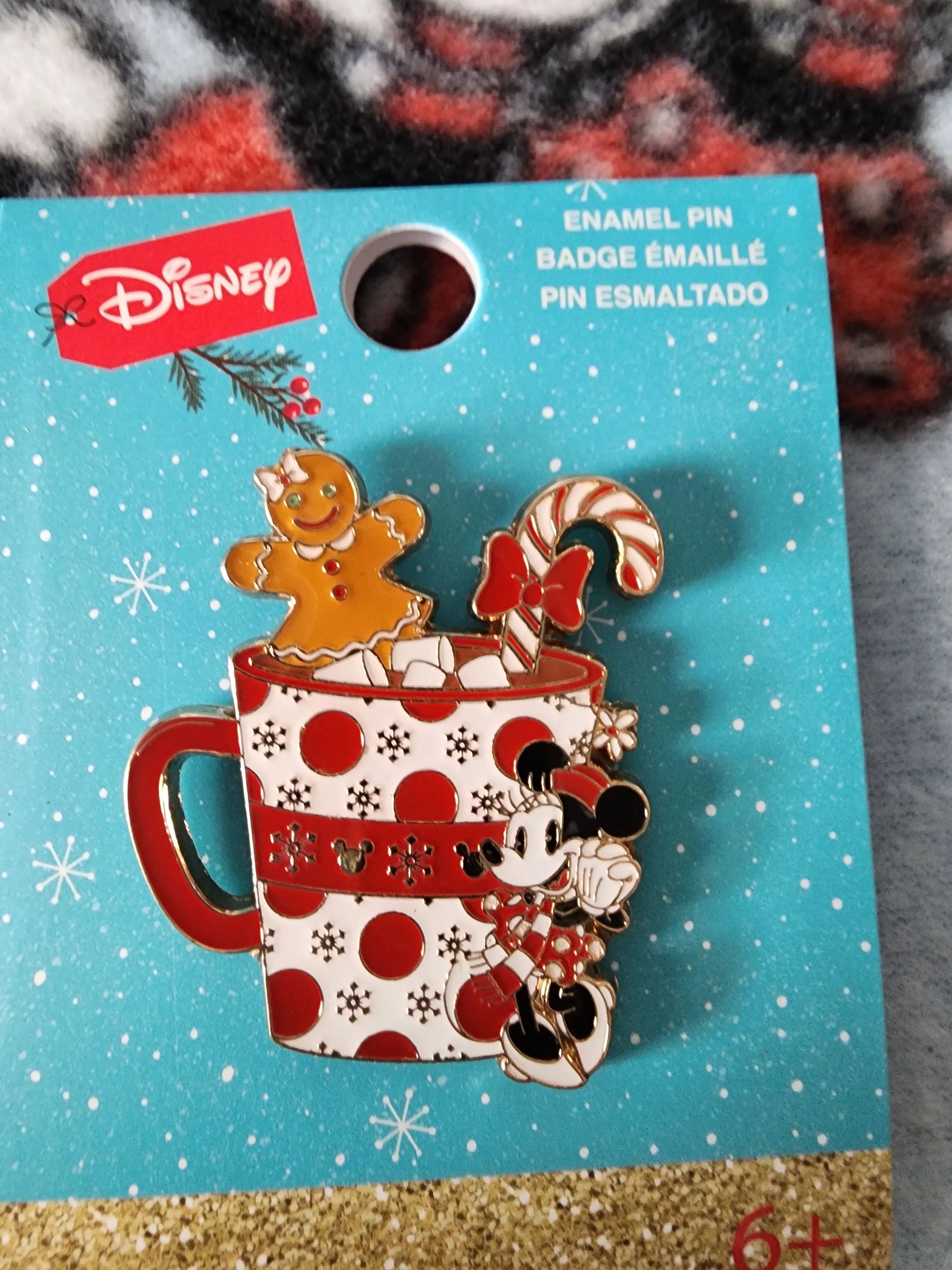 Disney Minnie Mouse Holiday Mug Pin