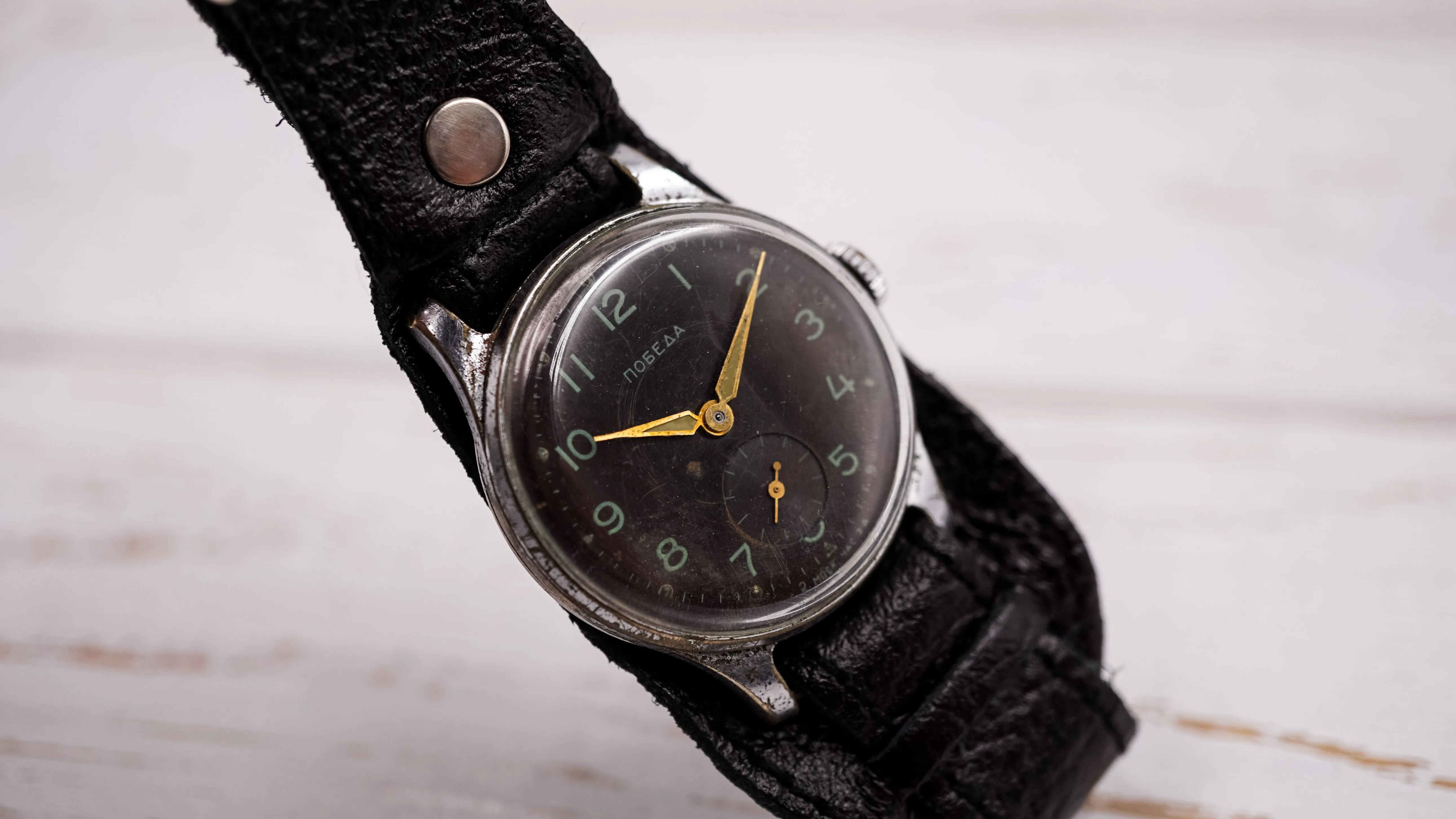 Vintage Original Pobeda CH2Z 4Q1957 Military Style wristwatch