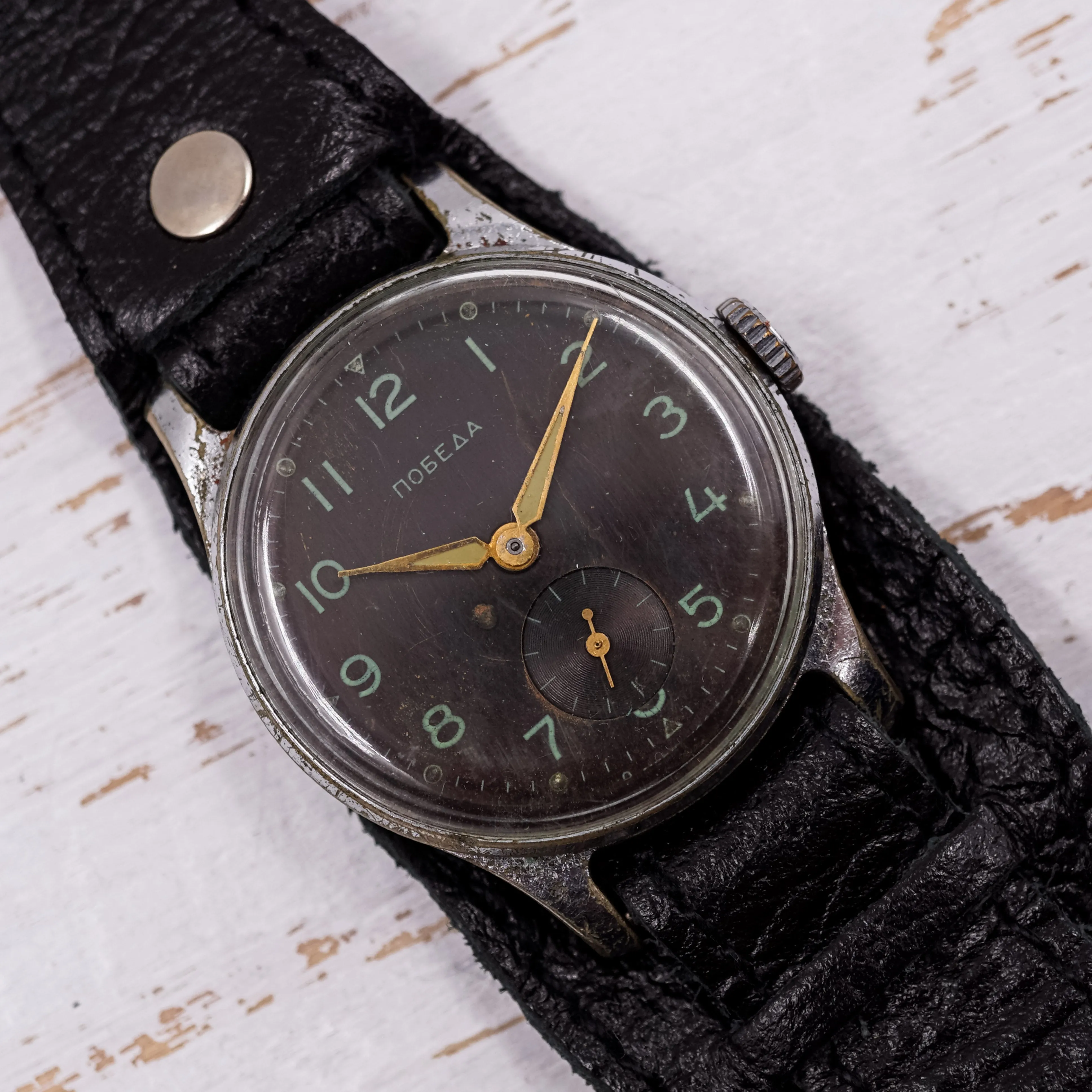 Vintage Original Pobeda CH2Z 4Q1957 Military Style wristwatch