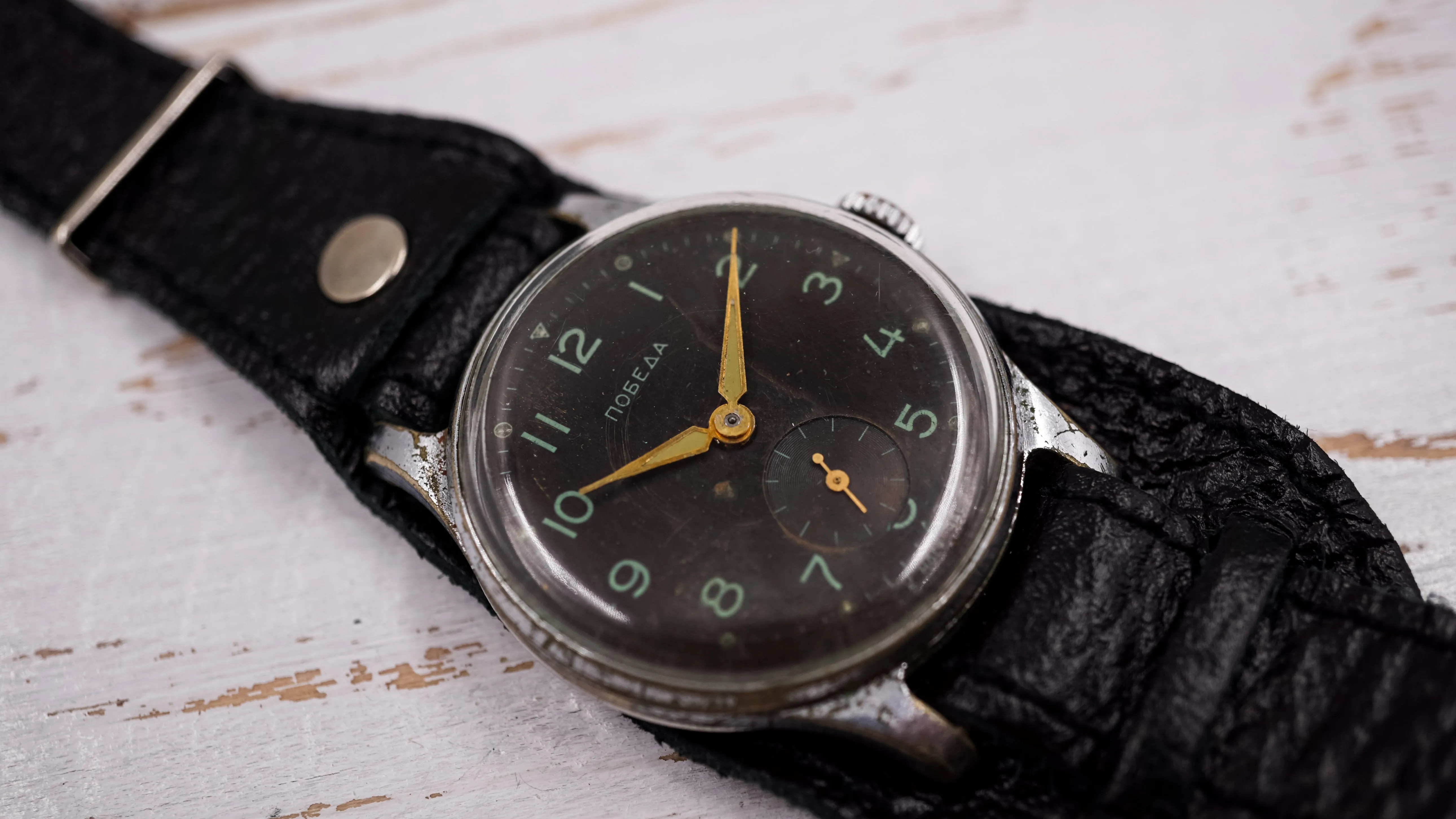 Vintage Original Pobeda CH2Z 4Q1957 Military Style wristwatch