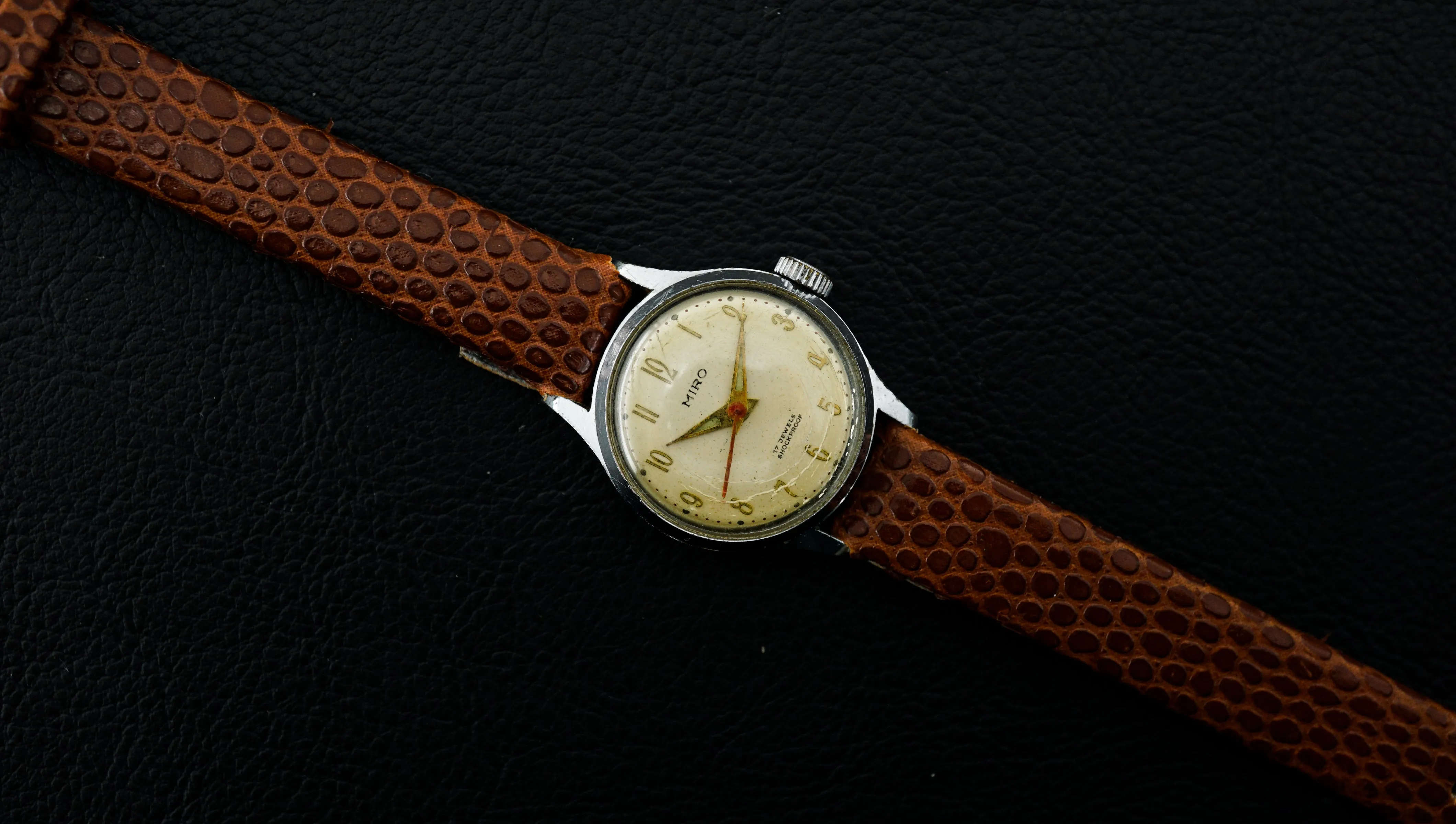 Vintage shockproof Miro ladies wristwatch (Sweden made)