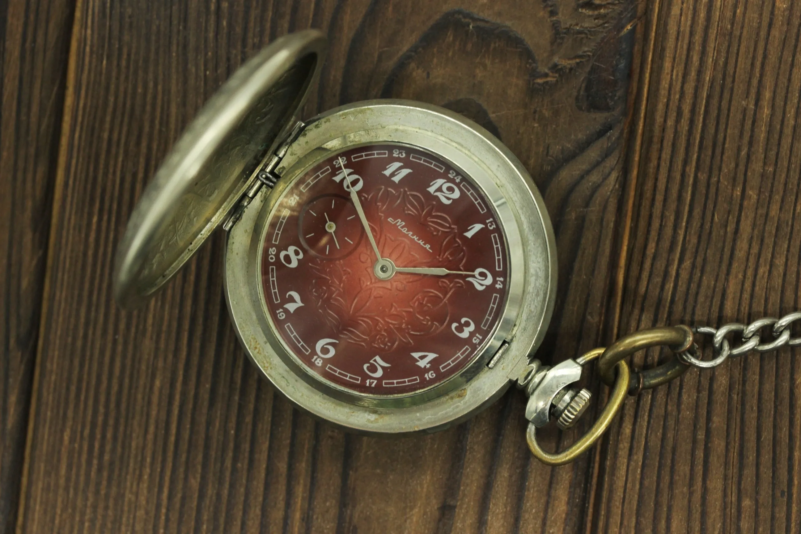 Vintage Soviet RARE MOLNIJA 3602 pocket watch Tracery, nice red dial